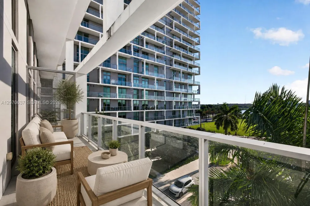 2000 Metropica Way #417 Sunrise, FL 33323