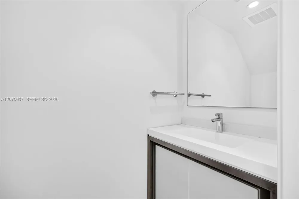 2000 Metropica Way #417 Sunrise, FL 33323