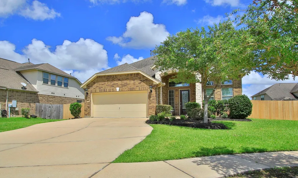 414 Wood Forest Drive League City, TX 77573