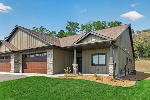 1092 Legend Lane