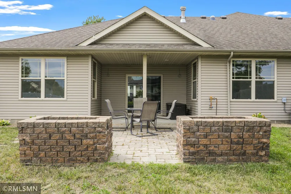 31649 McGuire Trail Lindstrom, MN 55045