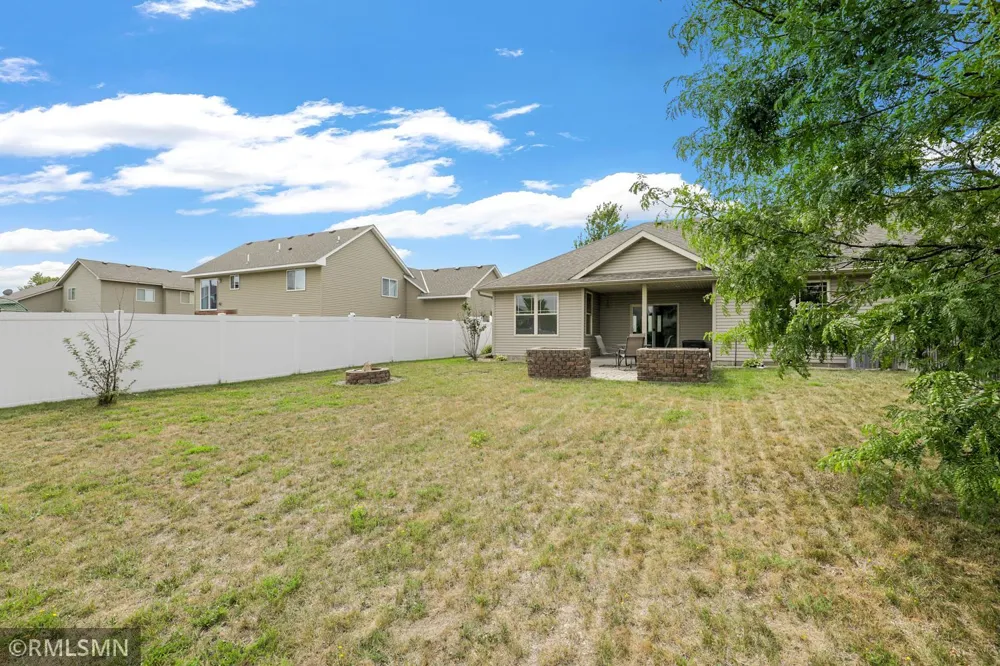 31649 McGuire Trail Lindstrom, MN 55045