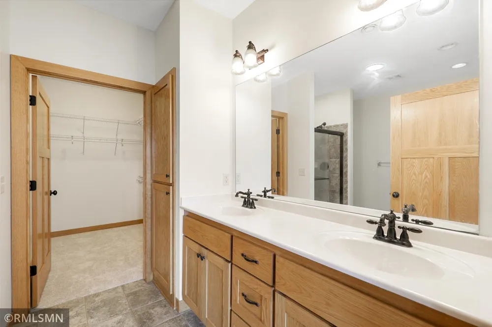 31649 McGuire Trail Lindstrom, MN 55045