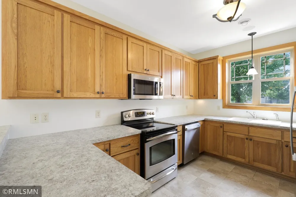 31649 McGuire Trail Lindstrom, MN 55045