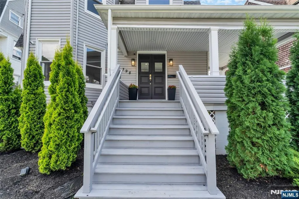 398 Hillside Avenue Orange, NJ 07050