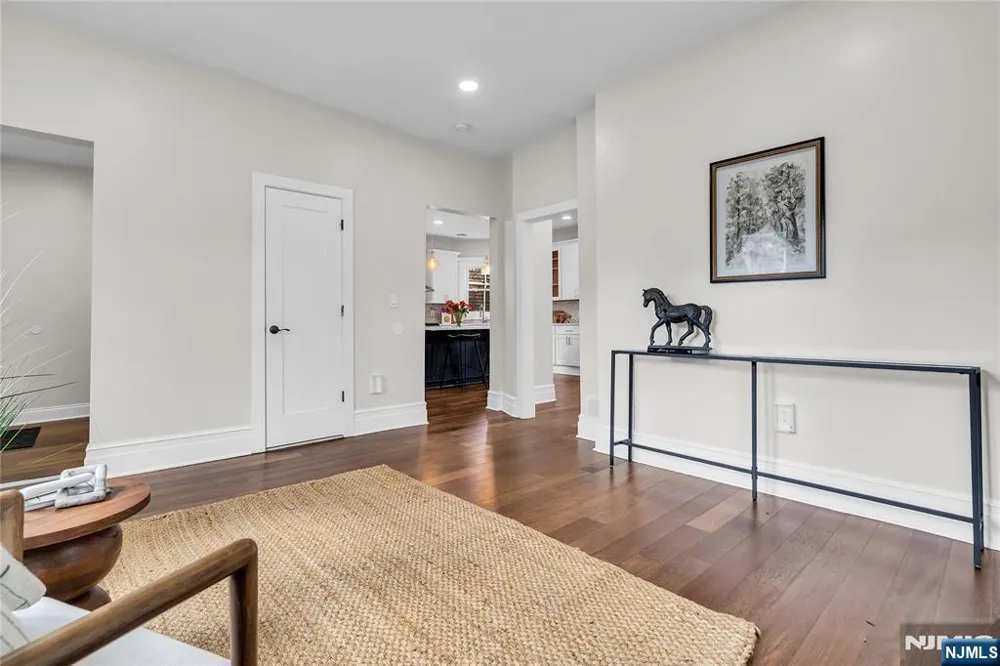 398 Hillside Avenue Orange, NJ 07050