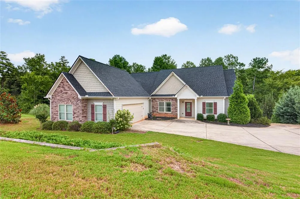 2854 Shadowstone Way Winder, GA 30680