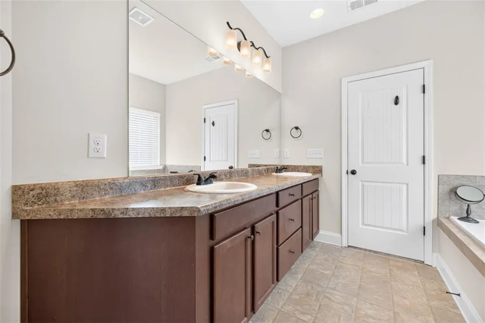 2854 Shadowstone Way Winder, GA 30680