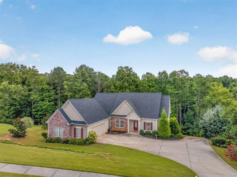 2854 Shadowstone Way Winder, GA 30680