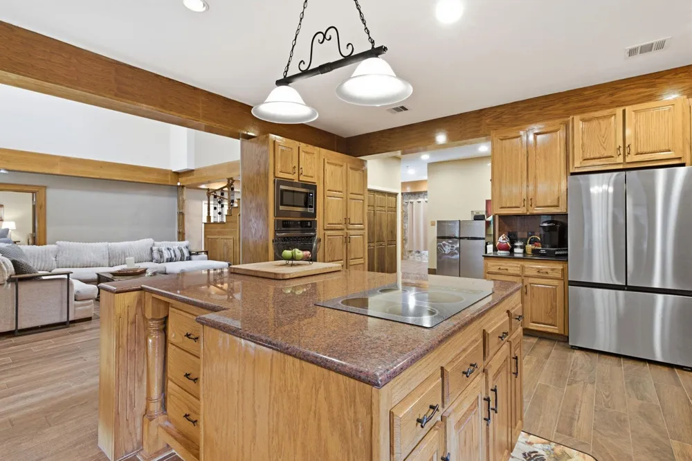 19412 Greenhill Drive Helotes, TX 78023