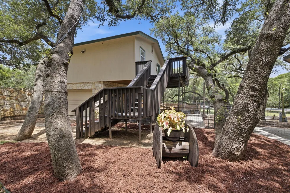 19412 Greenhill Drive Helotes, TX 78023