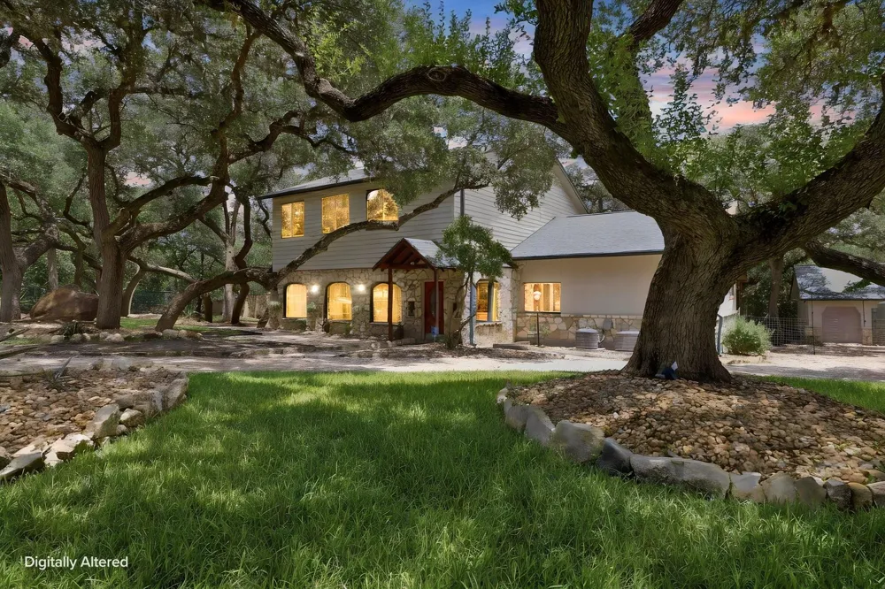 19412 Greenhill Drive Helotes, TX 78023