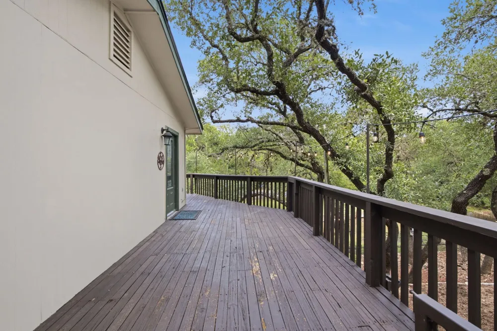 19412 Greenhill Drive Helotes, TX 78023