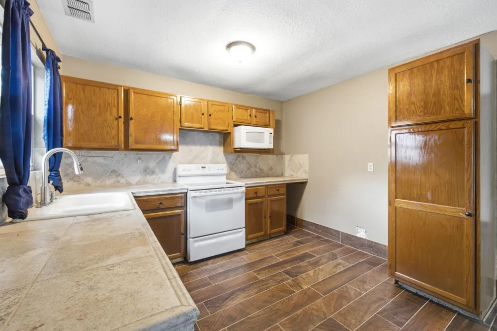 19412 Greenhill Drive Helotes, TX 78023