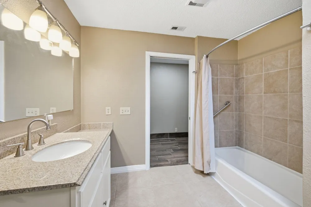 19412 Greenhill Drive Helotes, TX 78023