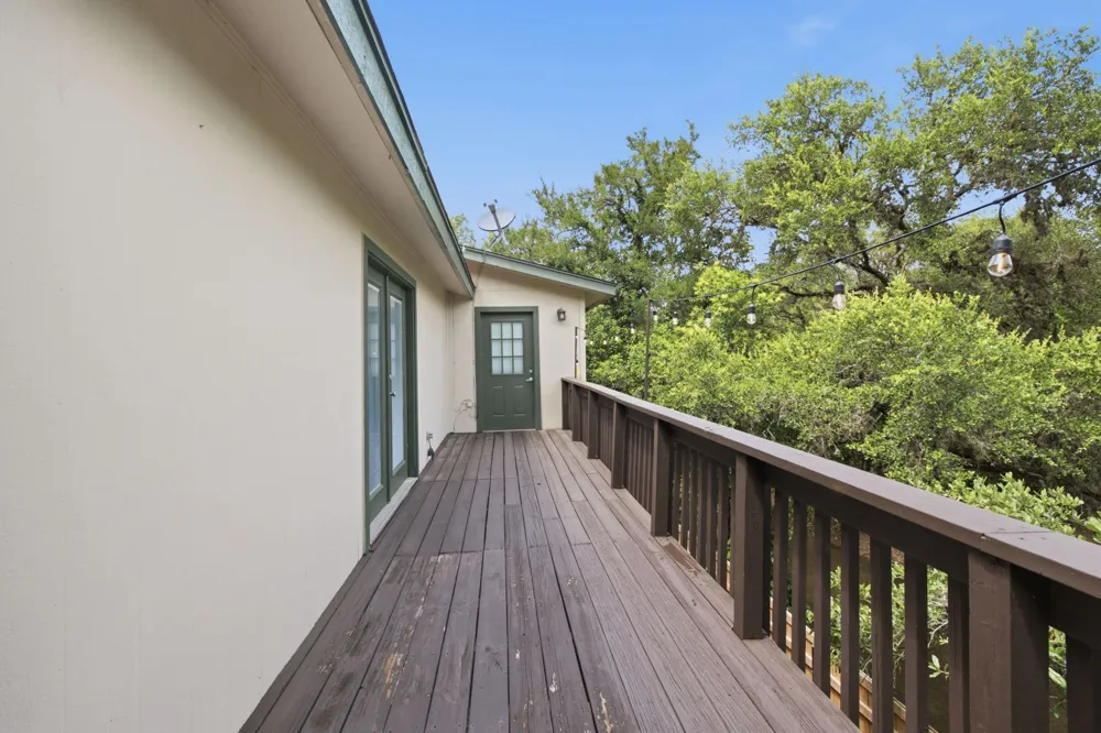 19412 Greenhill Drive Helotes, TX 78023