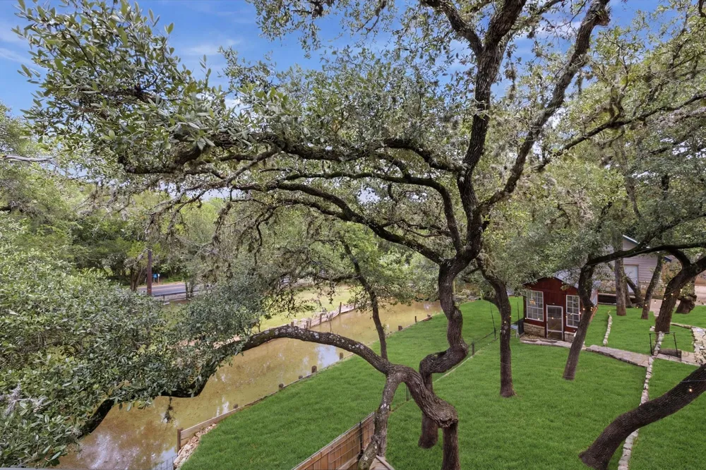 19412 Greenhill Drive Helotes, TX 78023