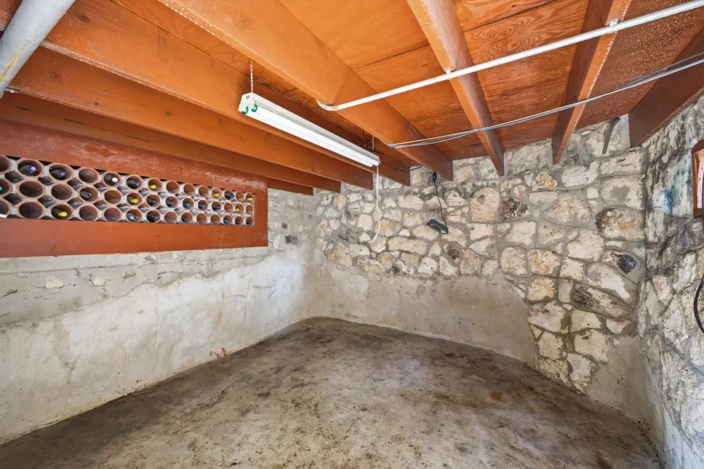 19412 Greenhill Drive Helotes, TX 78023