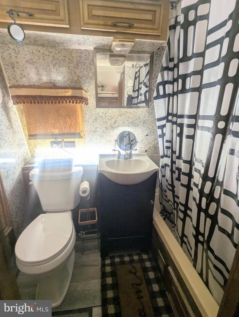 BEEHIVE AVENUE Falling Waters, WV 25419