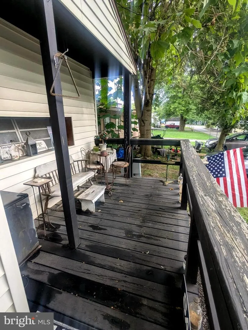 BEEHIVE AVENUE Falling Waters, WV 25419