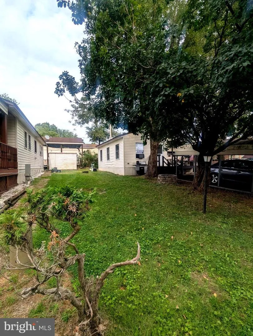 BEEHIVE AVENUE Falling Waters, WV 25419