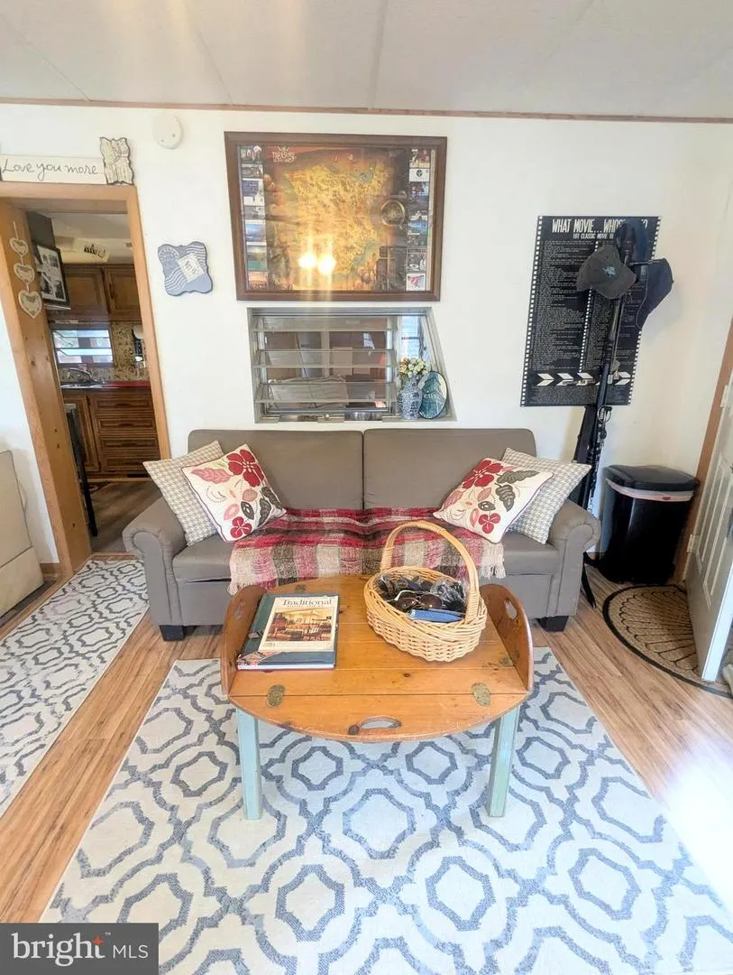 BEEHIVE AVENUE Falling Waters, WV 25419