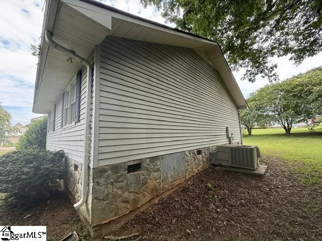48 Windward Court Taylors, SC 29687