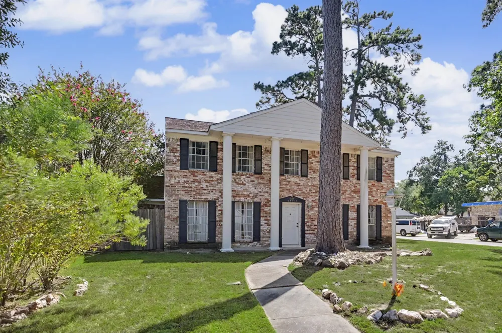 28902 Holly Hill Drive Shenandoah, TX 77381