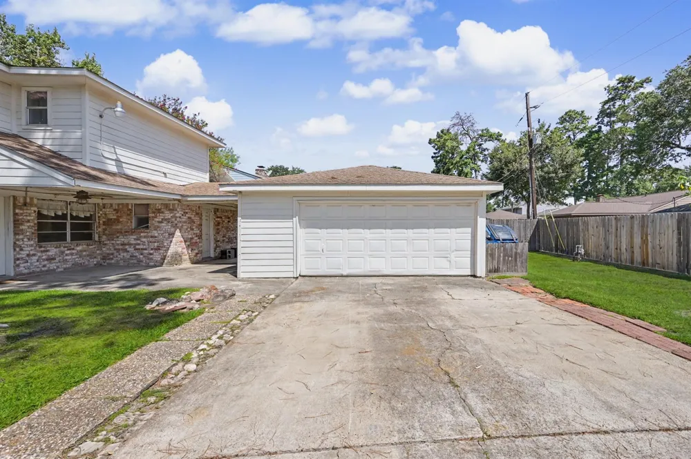 28902 Holly Hill Drive Shenandoah, TX 77381