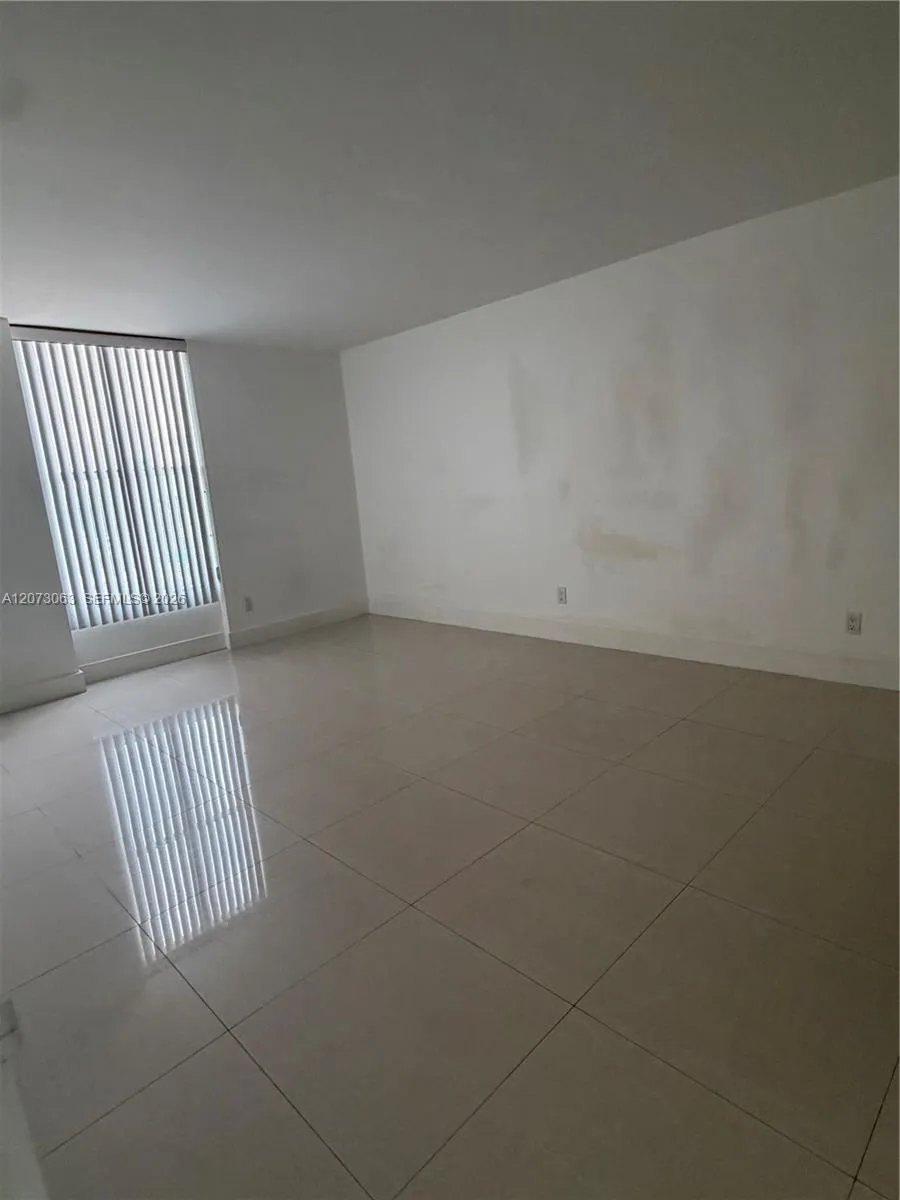 2000 NE 135th St #405 North Miami, FL 33181