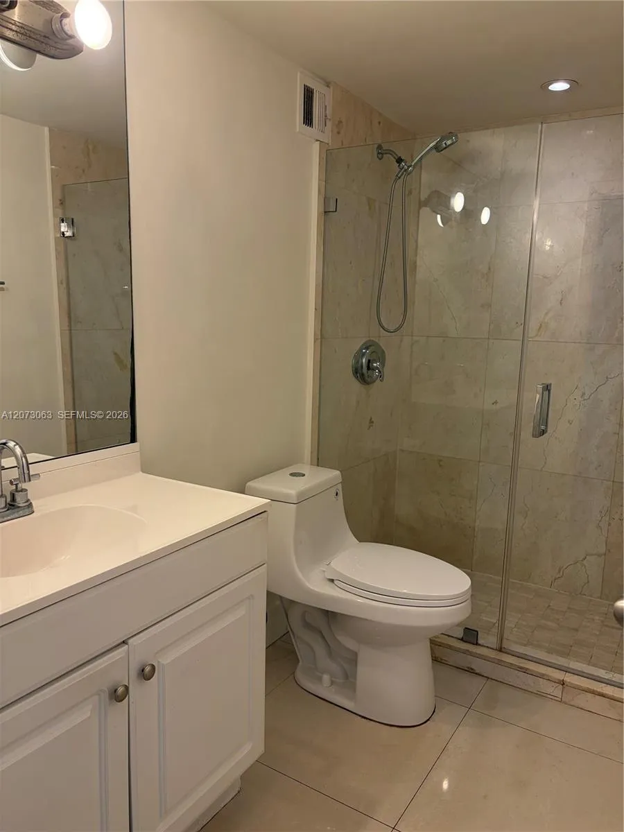 2000 NE 135th St #405 North Miami, FL 33181