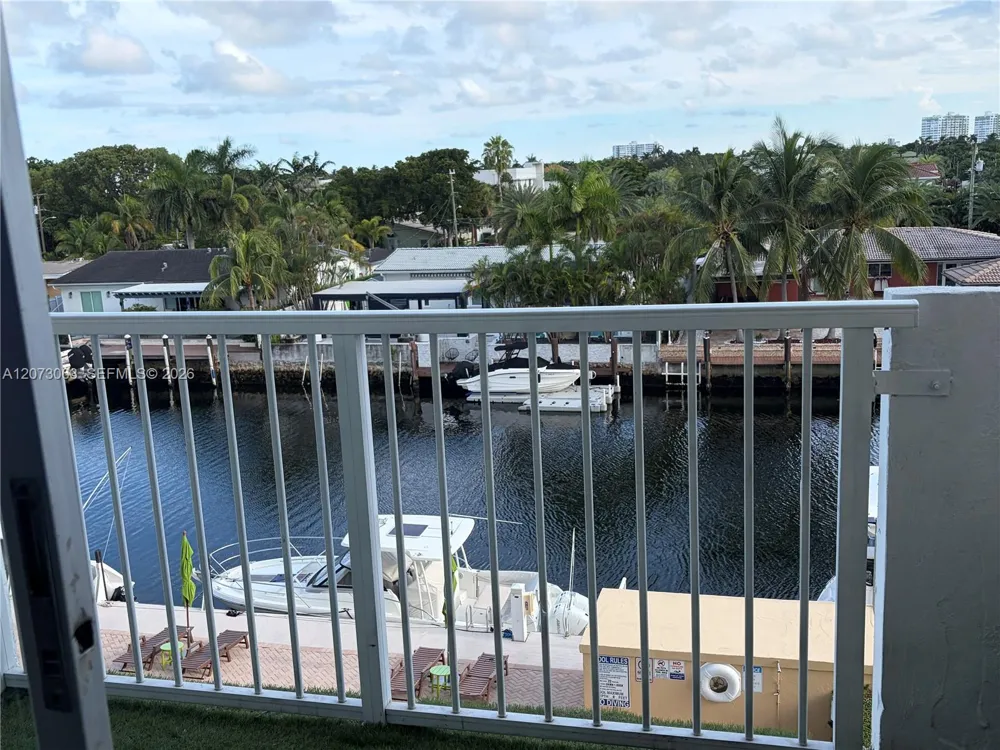 2000 NE 135th St #405 North Miami, FL 33181