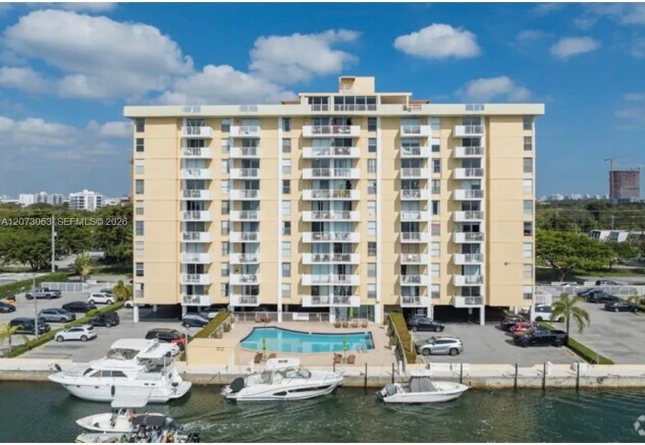 2000 NE 135th St #405 North Miami, FL 33181