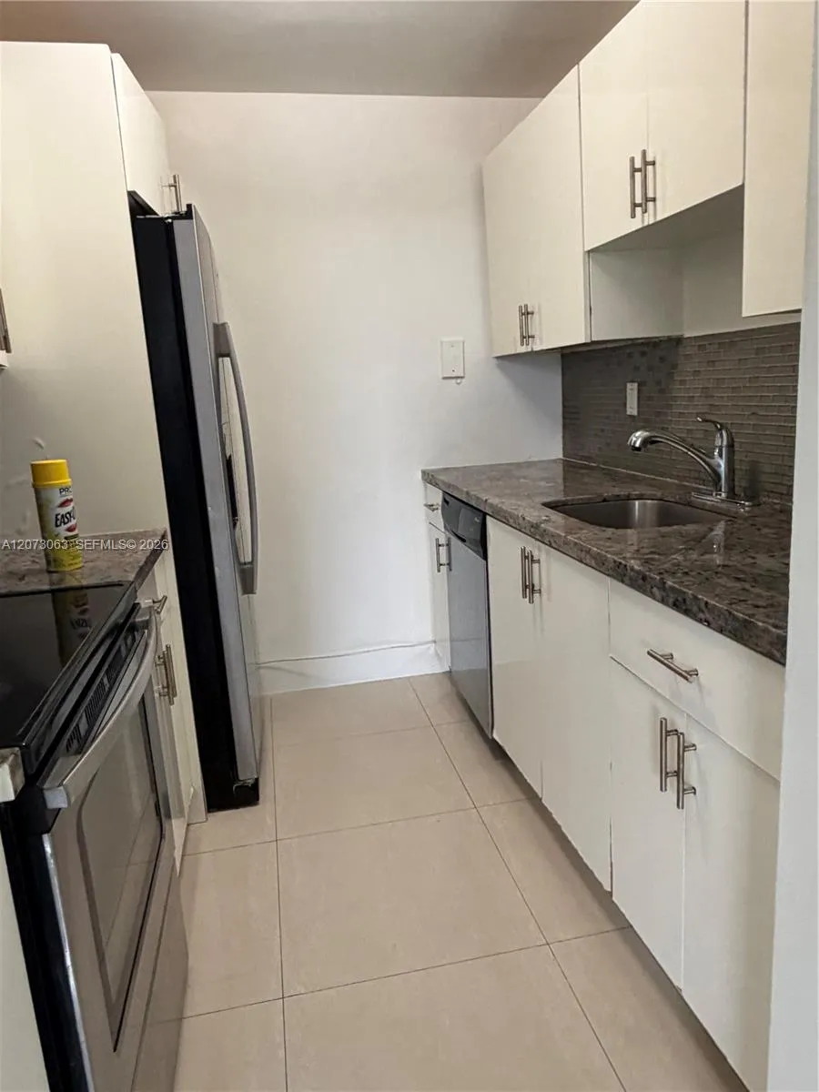 2000 NE 135th St #405 North Miami, FL 33181