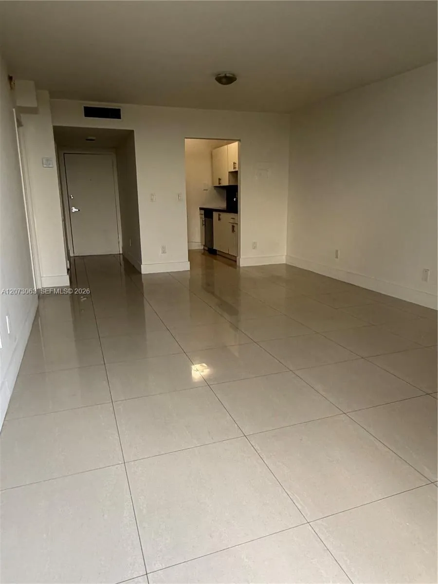 2000 NE 135th St #405 North Miami, FL 33181