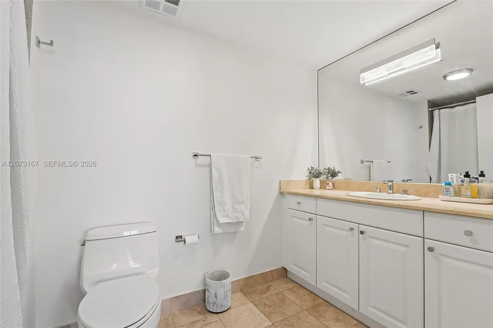 20201 E Country Club Dr #308 Aventura, FL 33180