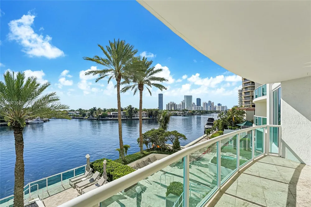 20201 E Country Club Dr #308 Aventura, FL 33180
