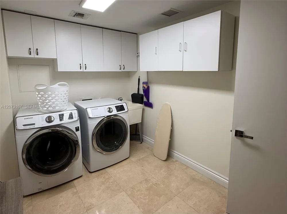 20201 E Country Club Dr #308 Aventura, FL 33180
