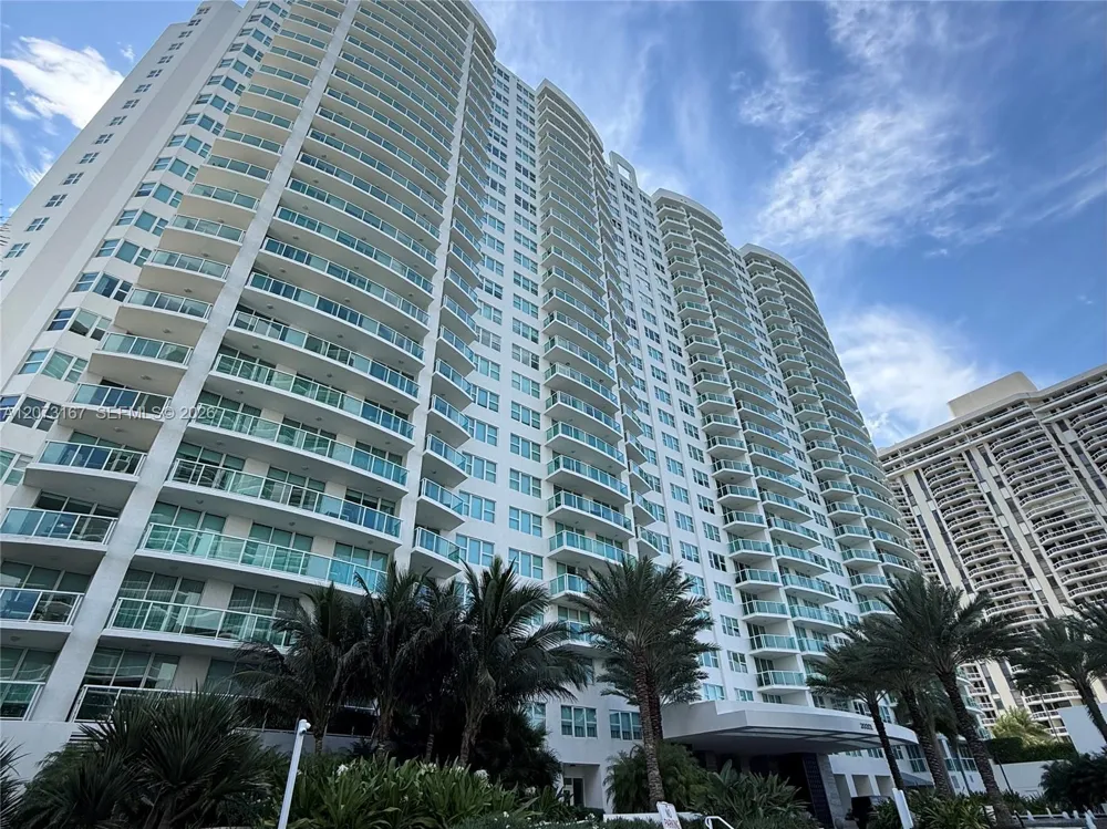 20201 E Country Club Dr #308 Aventura, FL 33180