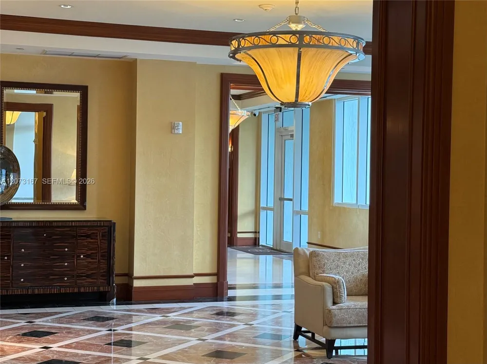 20201 E Country Club Dr #308 Aventura, FL 33180