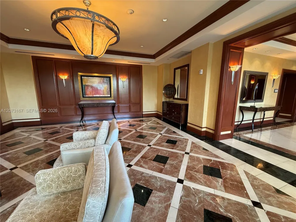 20201 E Country Club Dr #308 Aventura, FL 33180