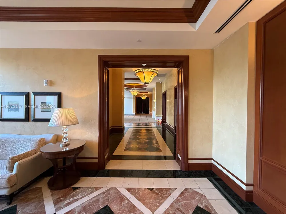 20201 E Country Club Dr #308 Aventura, FL 33180