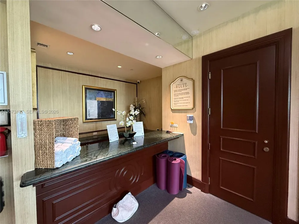 20201 E Country Club Dr #308 Aventura, FL 33180