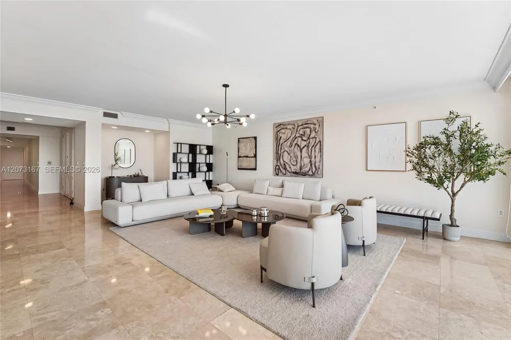 20201 E Country Club Dr #308 Aventura, FL 33180