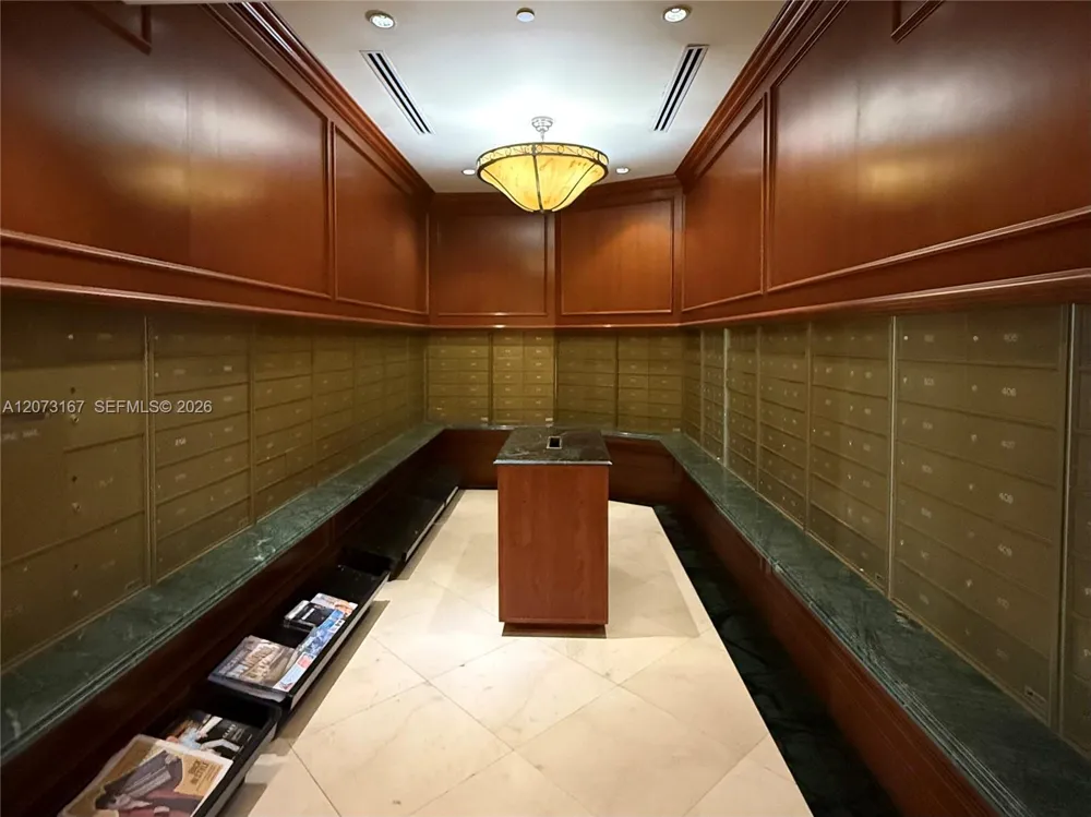 20201 E Country Club Dr #308 Aventura, FL 33180
