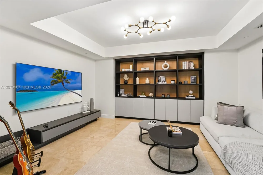 20201 E Country Club Dr #308 Aventura, FL 33180
