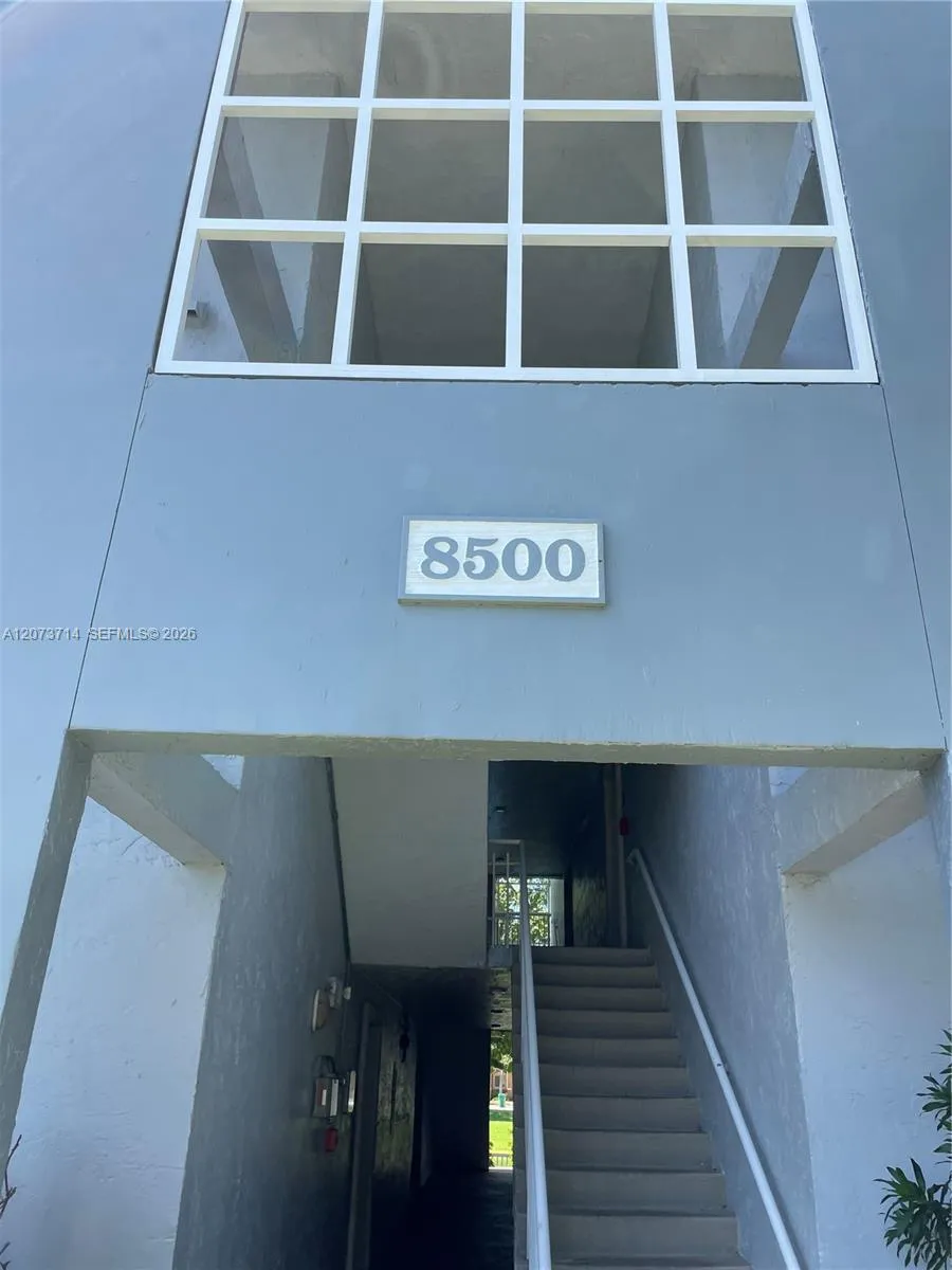 8500 SW 212th St #309 Cutler Bay, FL 33189