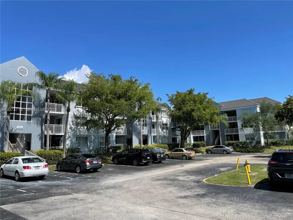 8500 SW 212th St #309 Cutler Bay, FL 33189