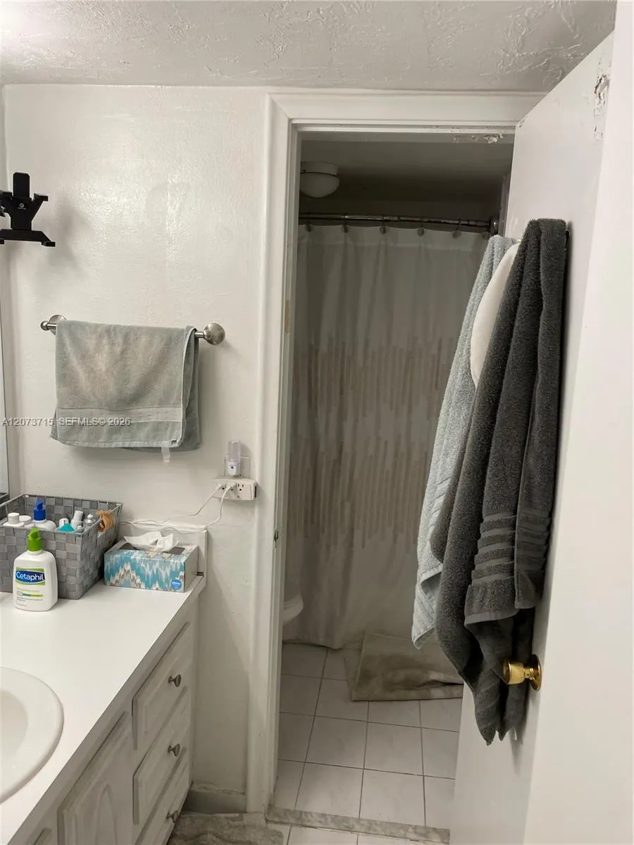 15888 SW 95th Ave #308 Miami, FL 33157