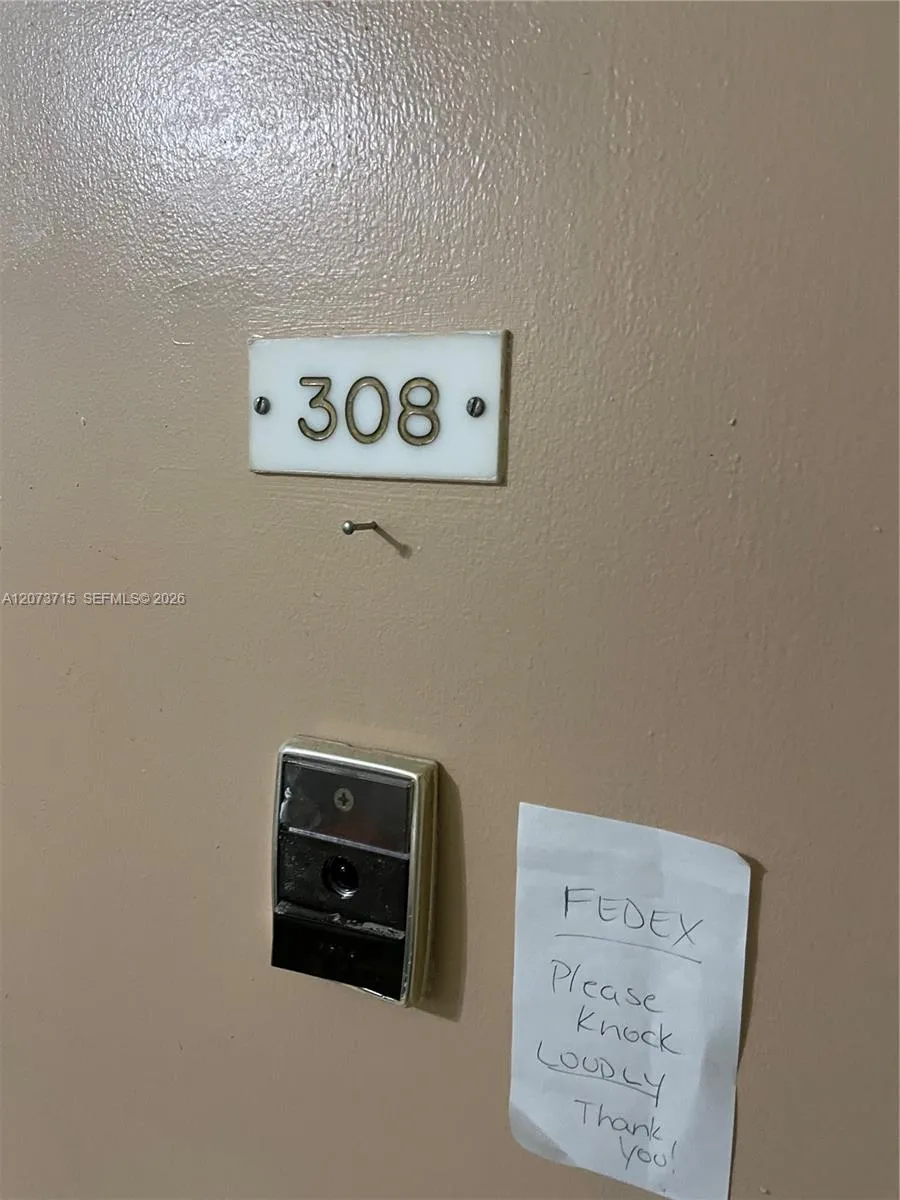 15888 SW 95th Ave #308 Miami, FL 33157